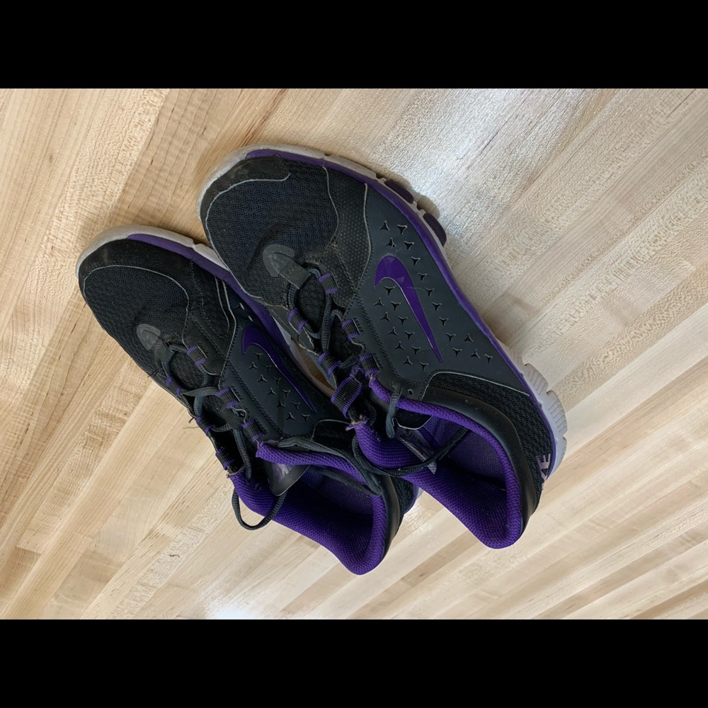 Athletic shoe